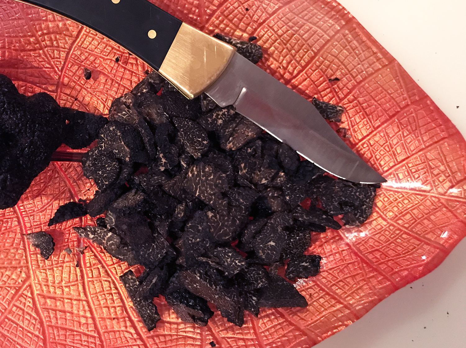 Morceaux de truffes noires fraîches de Lozère - Tuber Melanosporum